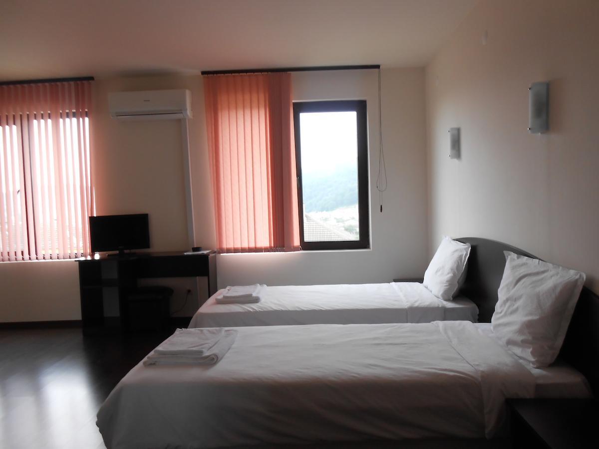 Hotel Enchevi Kirkovo  Buitenkant foto