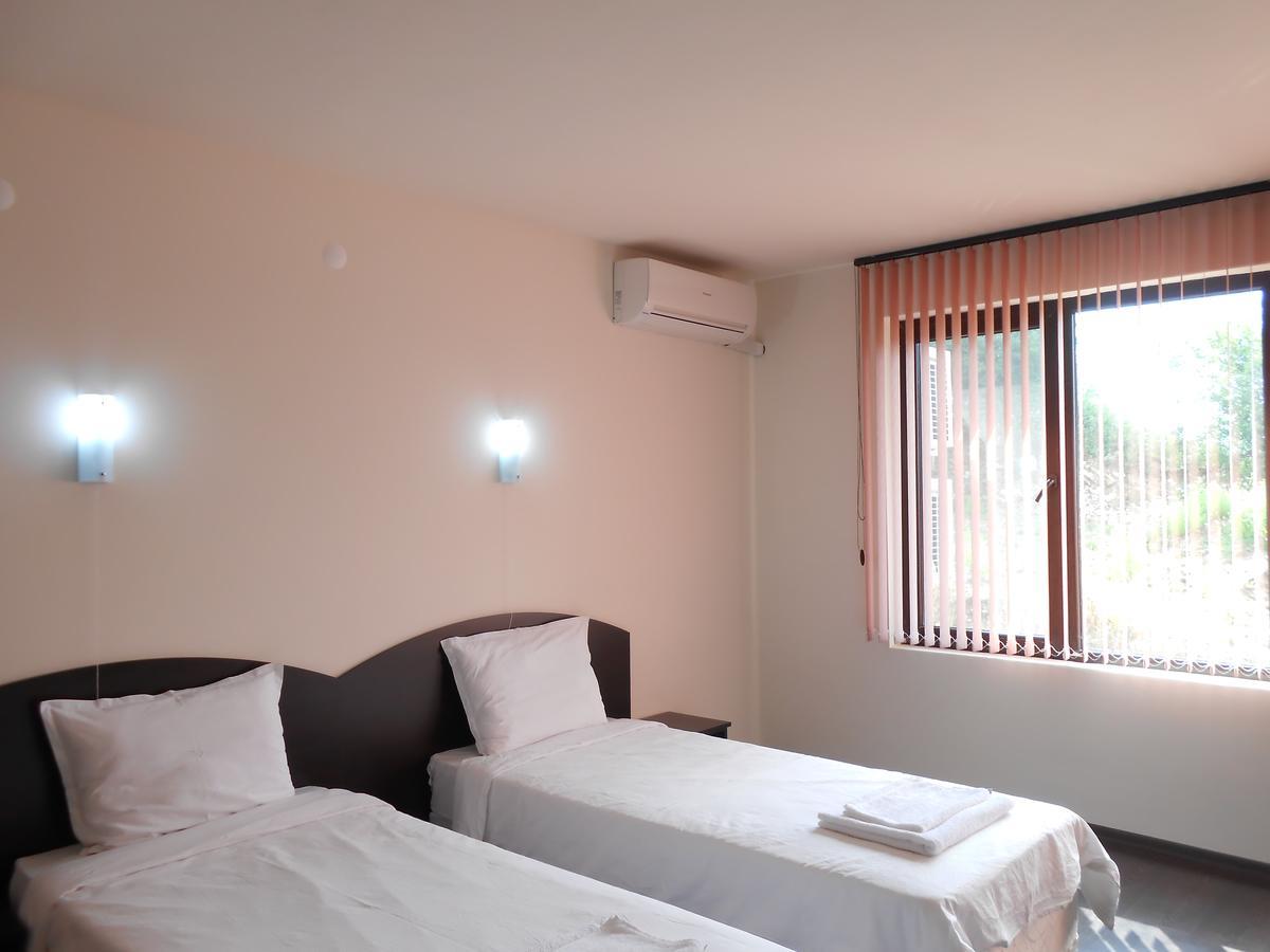 Hotel Enchevi Kirkovo  Buitenkant foto