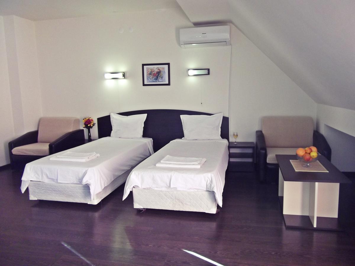Hotel Enchevi Kirkovo  Buitenkant foto