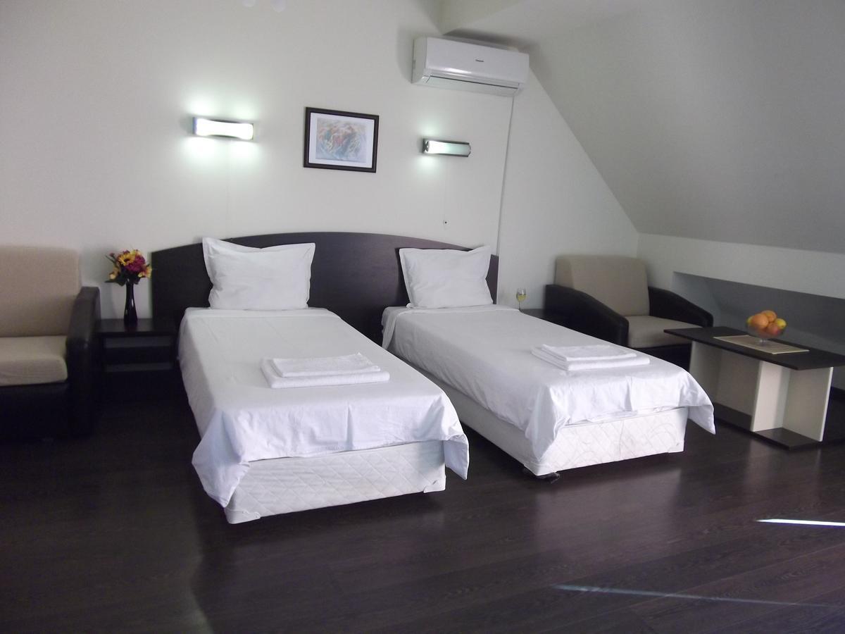 Hotel Enchevi Kirkovo  Buitenkant foto
