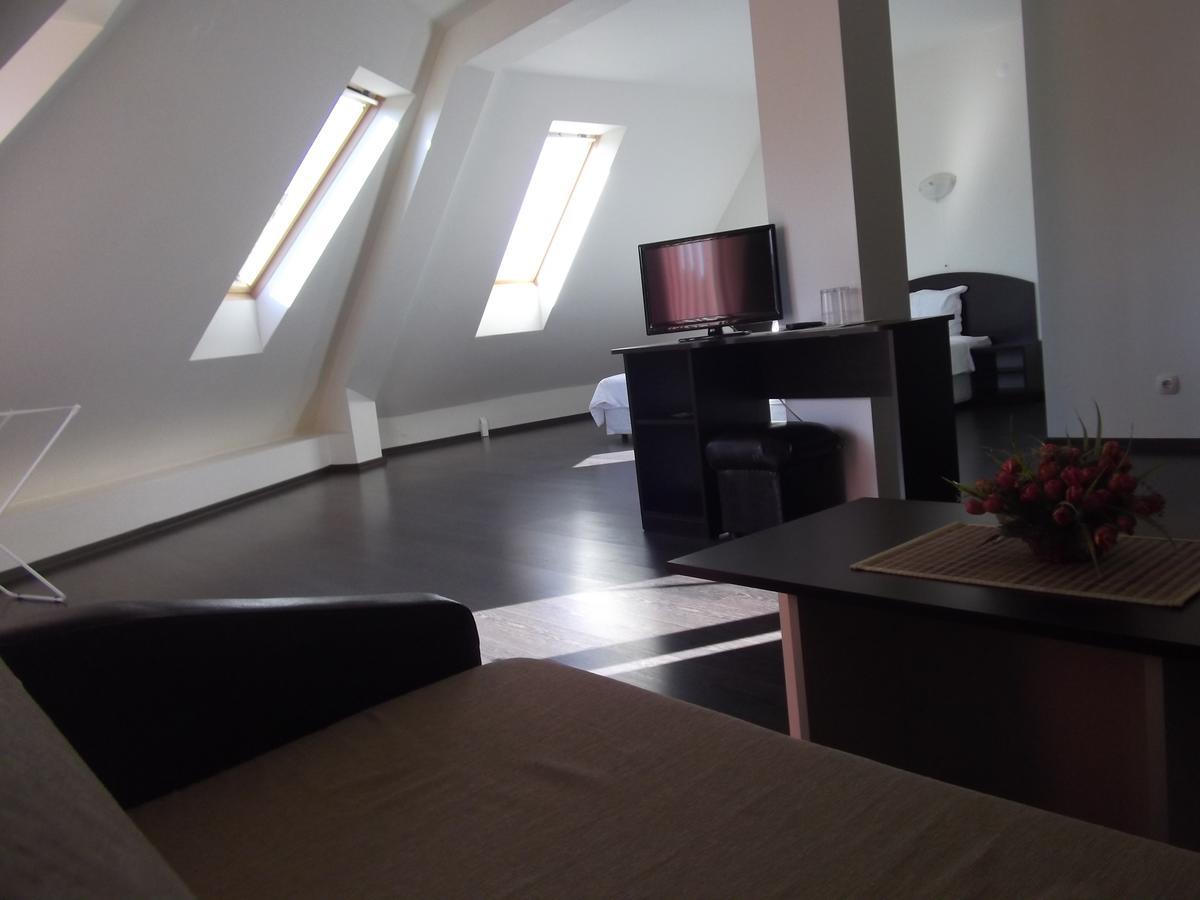 Hotel Enchevi Kirkovo  Buitenkant foto