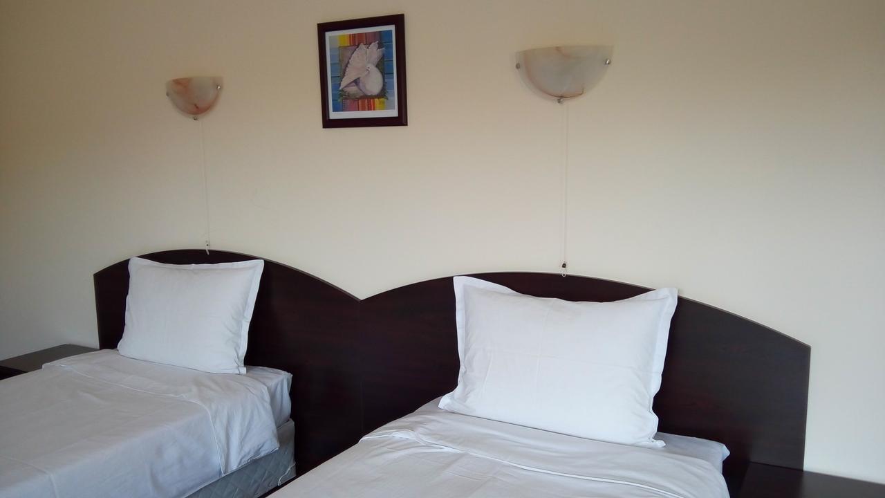 Hotel Enchevi Kirkovo  Buitenkant foto