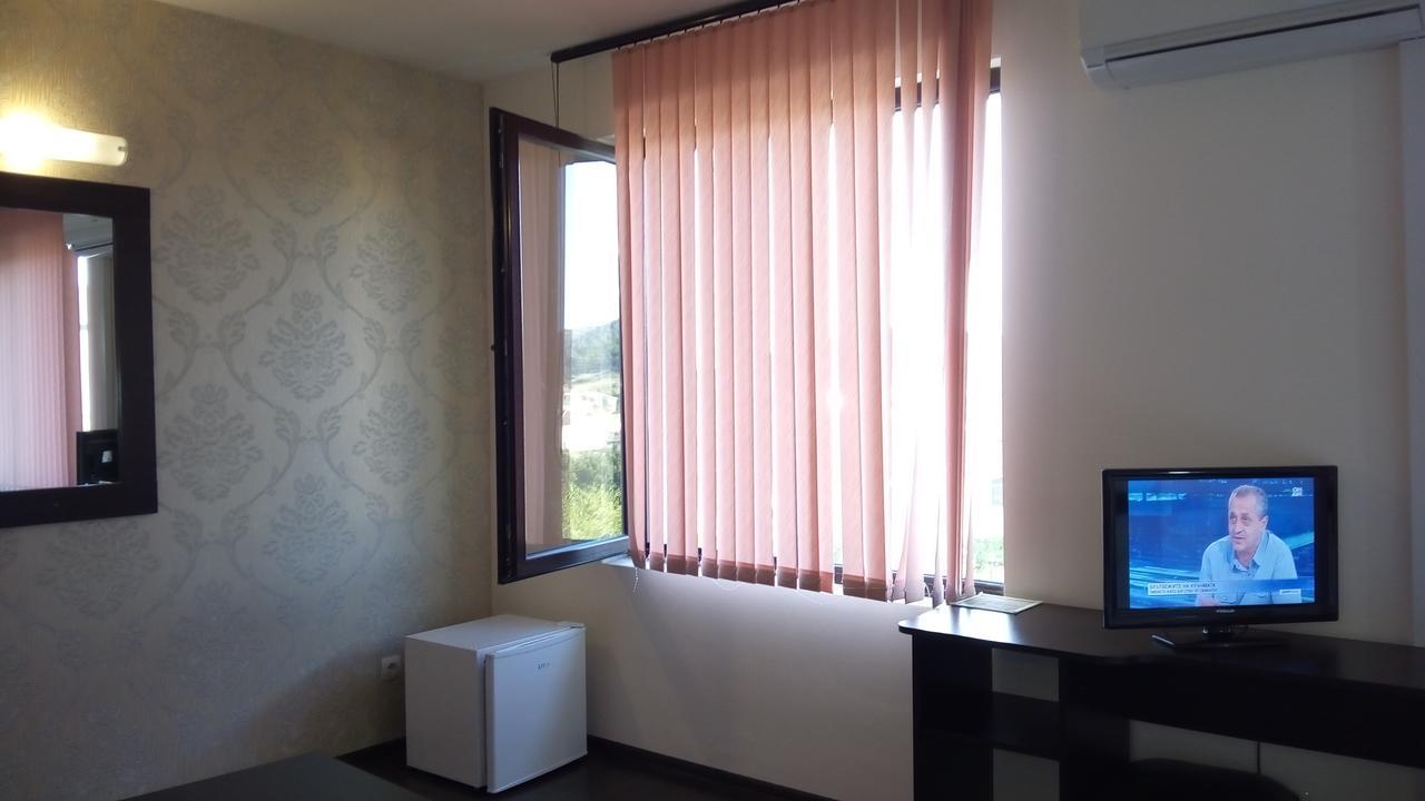 Hotel Enchevi Kirkovo  Buitenkant foto